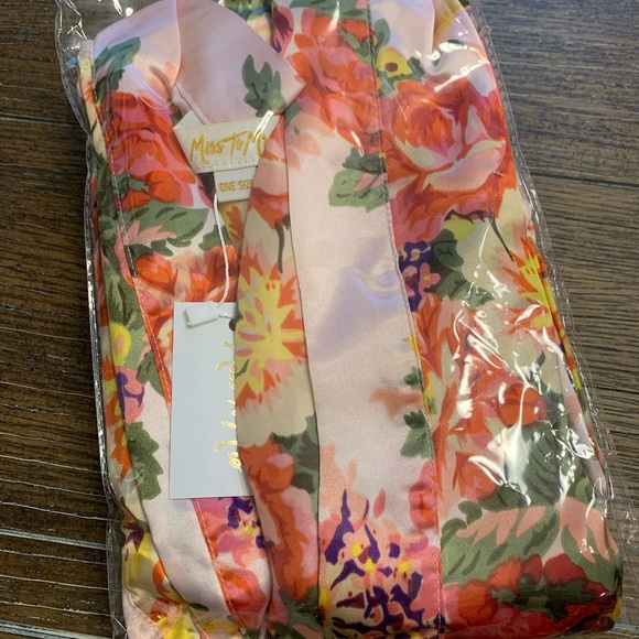 Bride To Be Gift Basket - NEW! - Picture 3 of 16